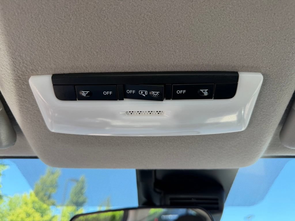 Used 2021 Nissan Versa SV FWD image 27