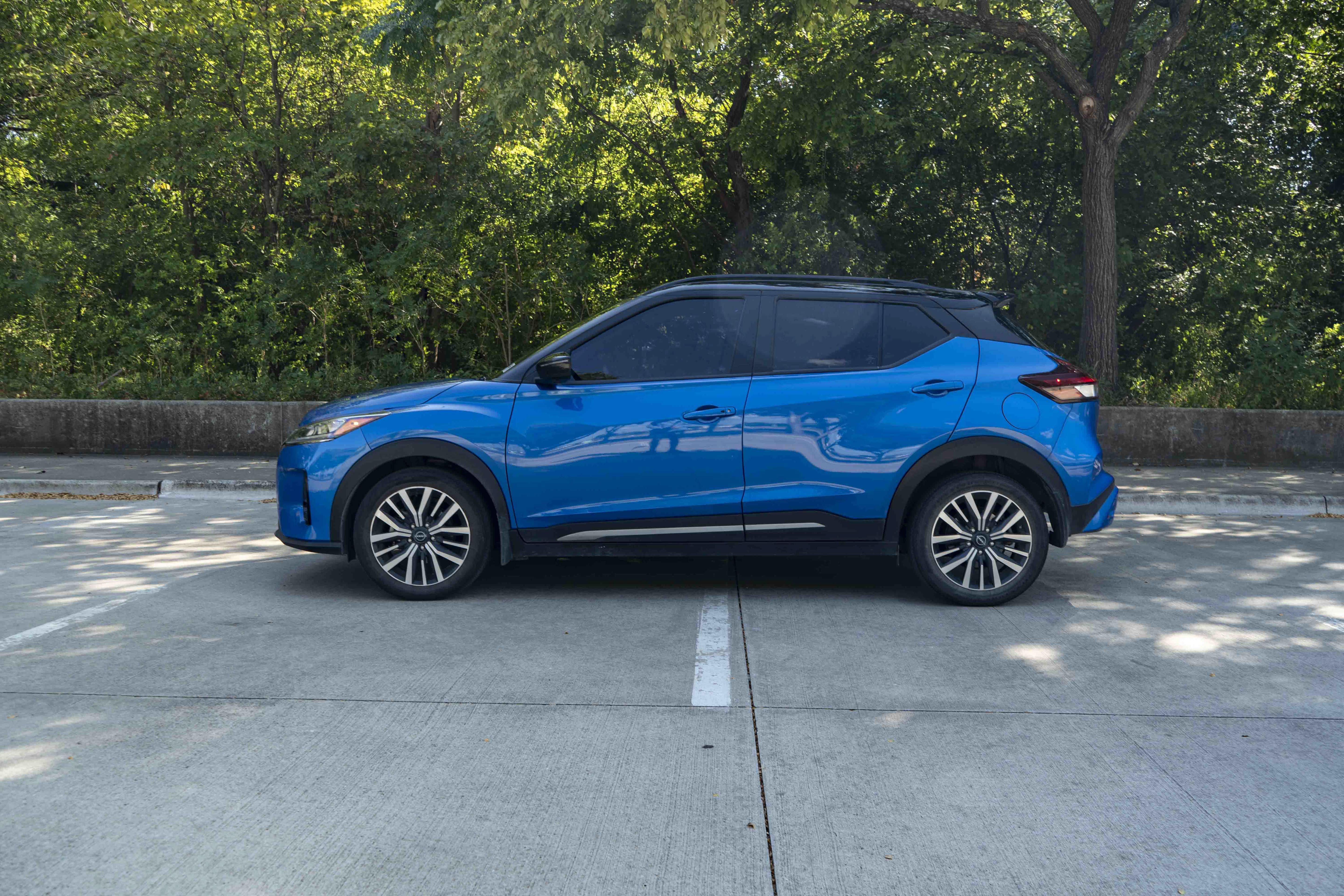 Used 2023 Nissan Kicks SR FWD image 6