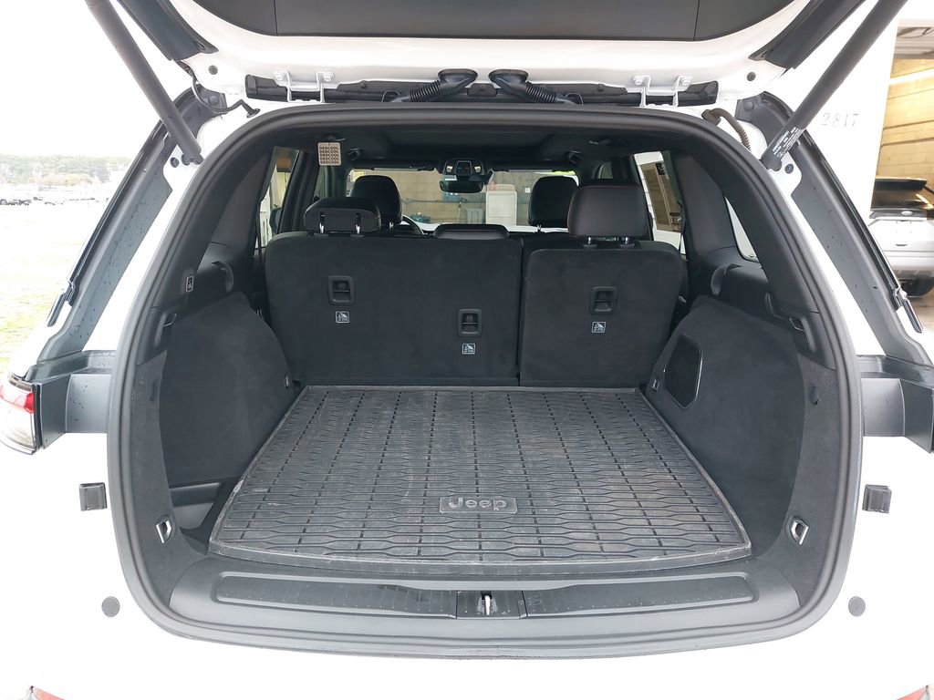 Used 2022 Jeep Grand Cherokee Trailhawk image 11