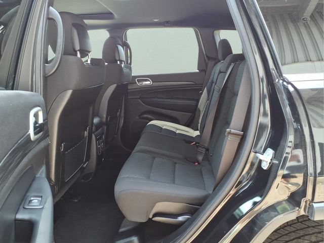 Used 2021 Jeep Grand Cherokee Laredo AWD/4WD image 22