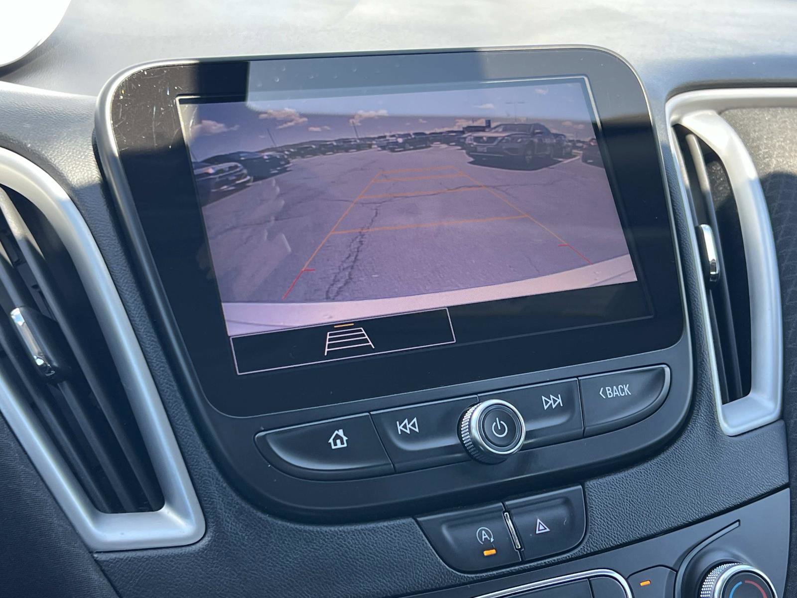 Used 2021 Chevrolet Malibu LS FWD image 14