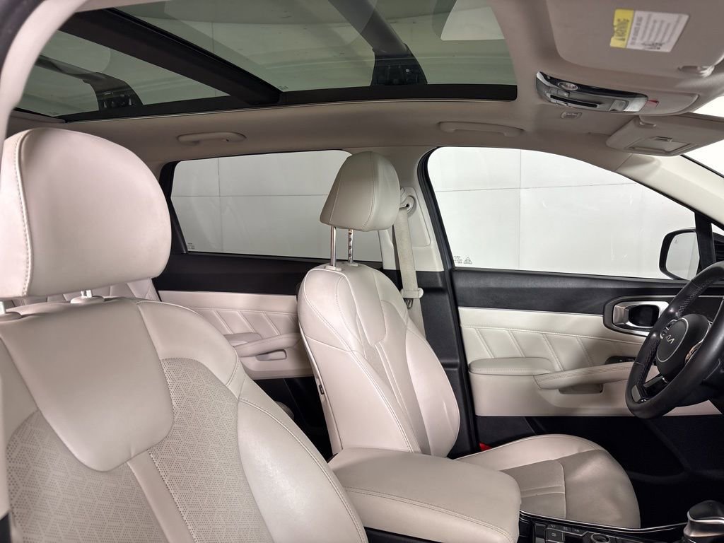 Used 2023 Kia Sorento SX image 16