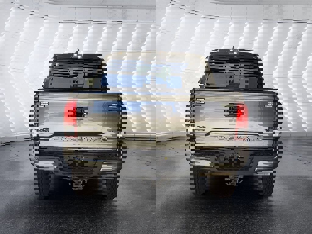 Used 2021 Toyota Tacoma SR5 w/ Technology Package image 5