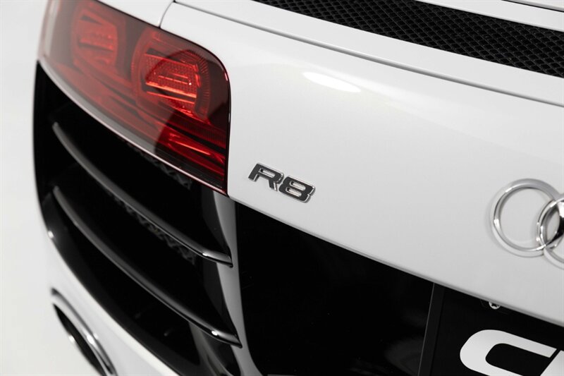 Used 2012 Audi R8 V10 AWD/4WD image 34