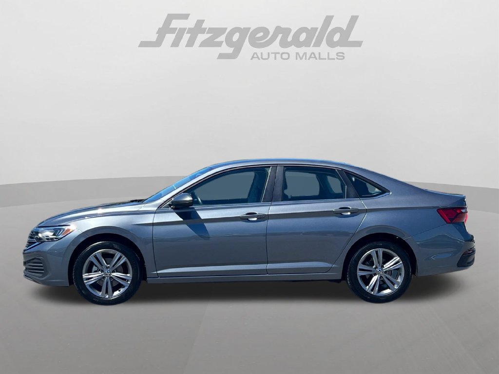 Used 2024 Volkswagen Jetta SE FWD image 5