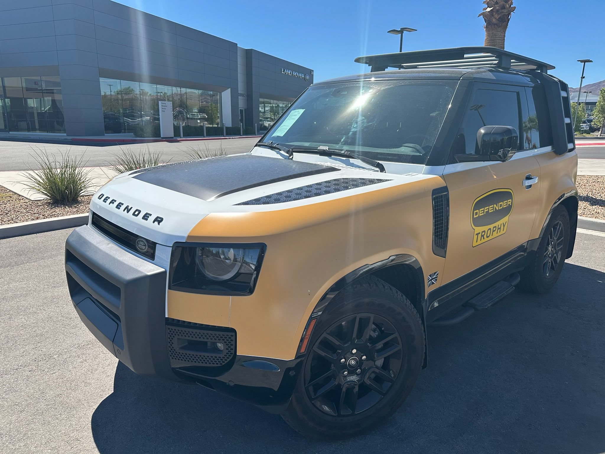 Used 2023 Land Rover Defender 90 X-Dynamic SE AWD/4WD image 1