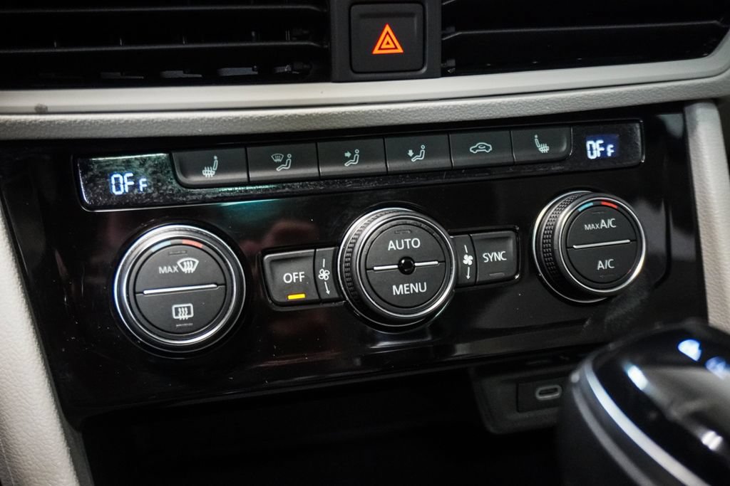 Used 2024 Volkswagen Jetta SE FWD image 20