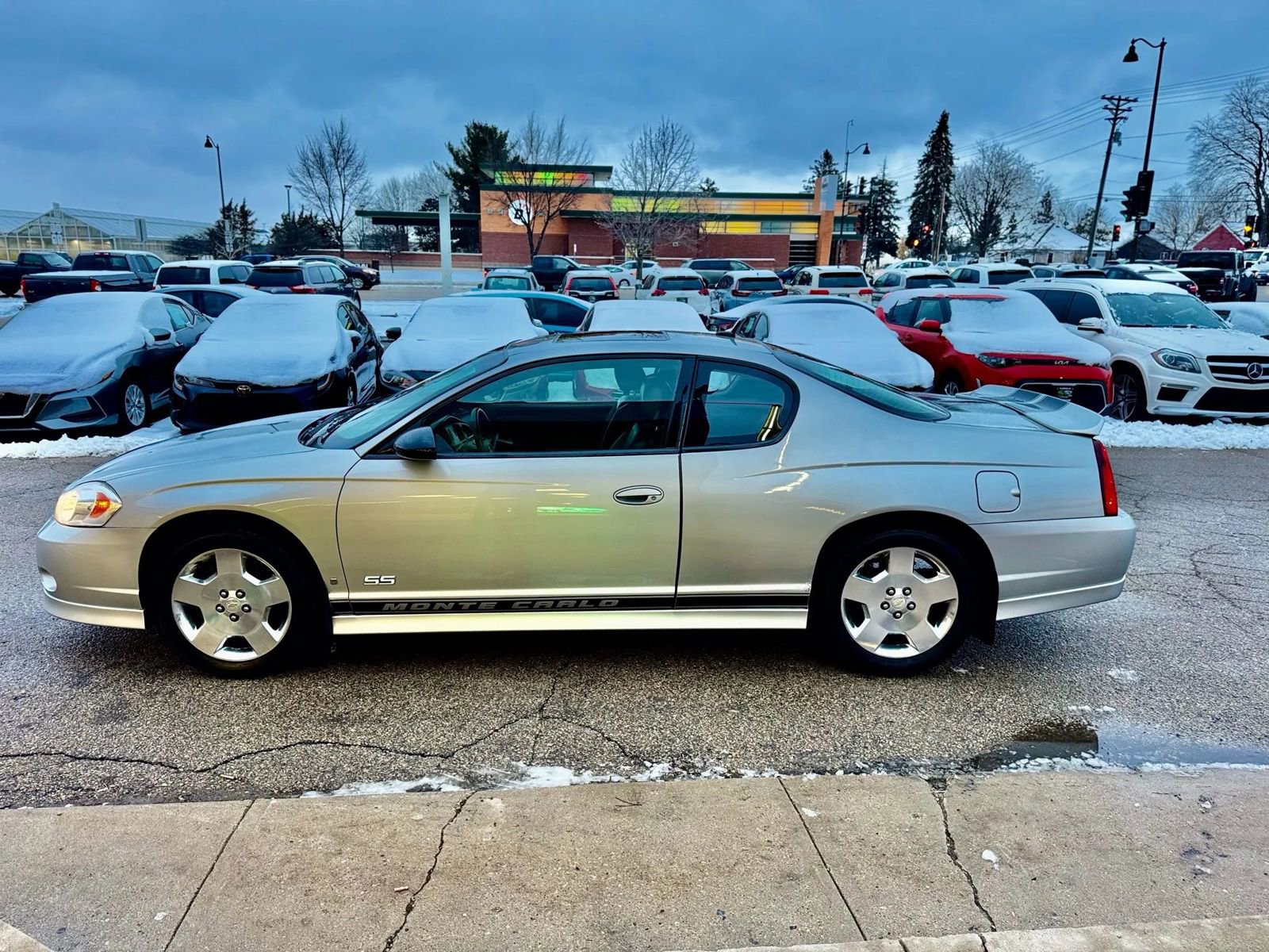 Used 2007 Chevrolet Monte Carlo SS w/ Black Rally Stripe Package image 4