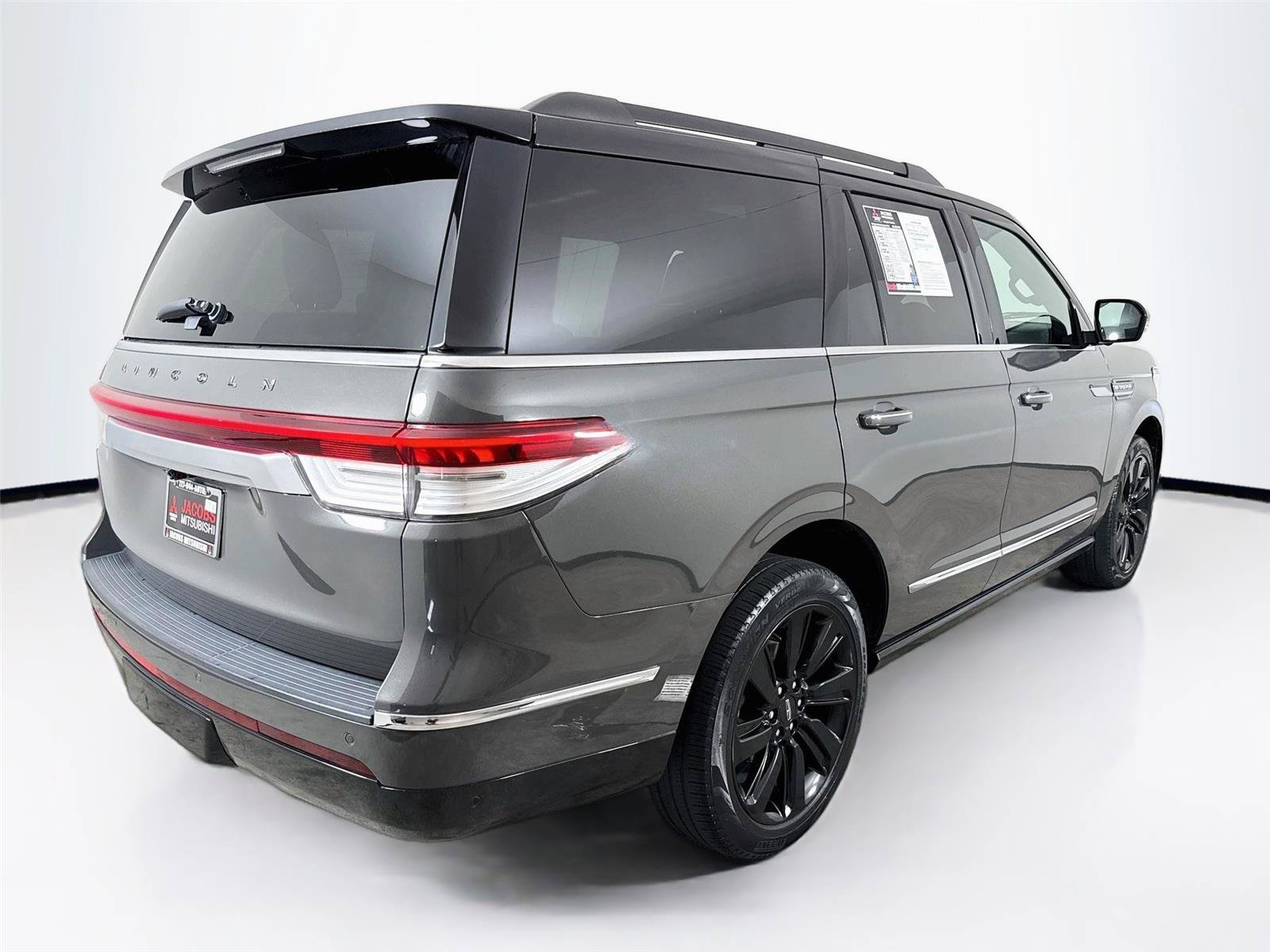 Used 2023 Lincoln Navigator Black Label AWD/4WD image 5