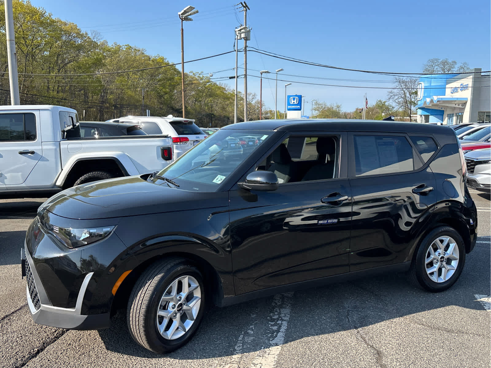 Used 2024 Kia Soul LX w/ Option Group 015 FWD image 6