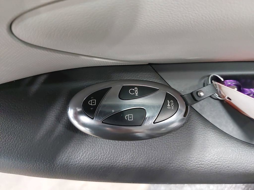 Certified 2025 Hyundai Tucson SE image 13