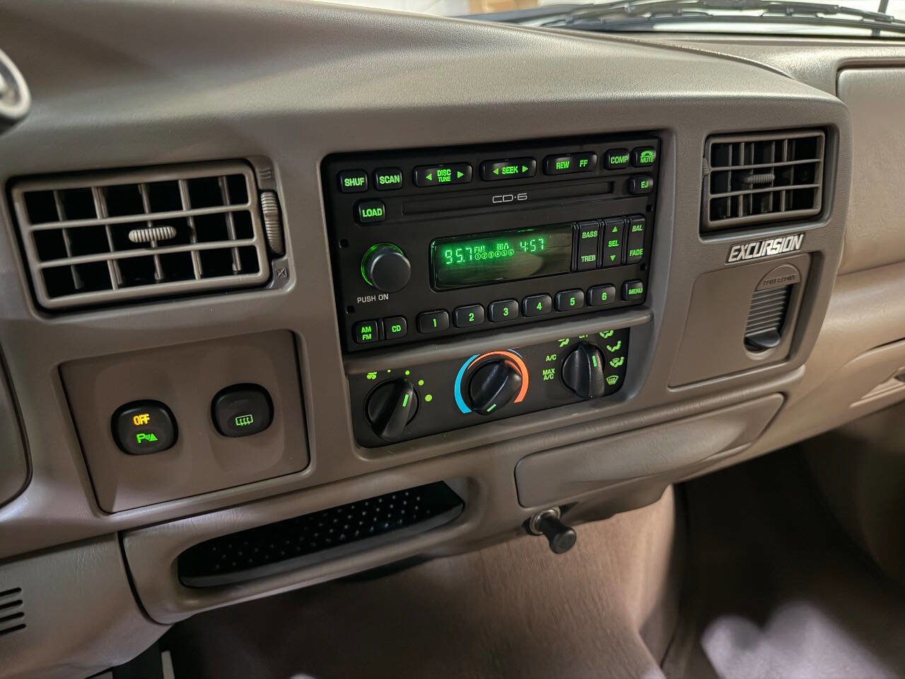 Used 2001 Ford Excursion Limited image 11