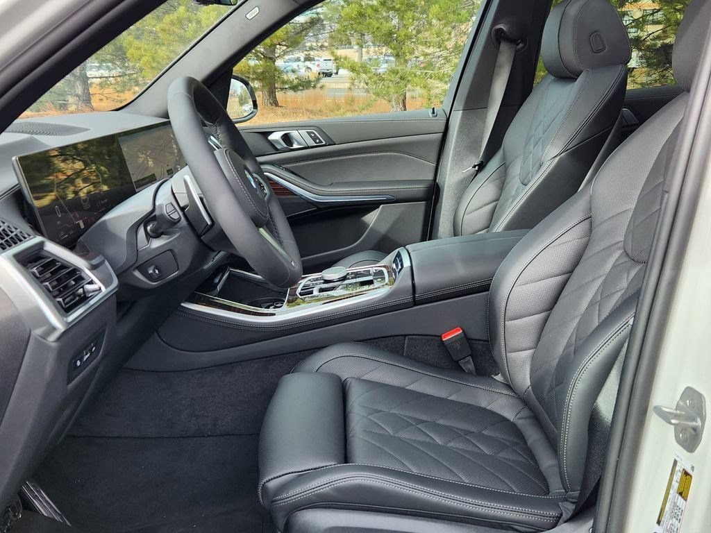 Used 2026 BMW X5 xDrive50e w/ M Sport Package AWD/4WD image 10