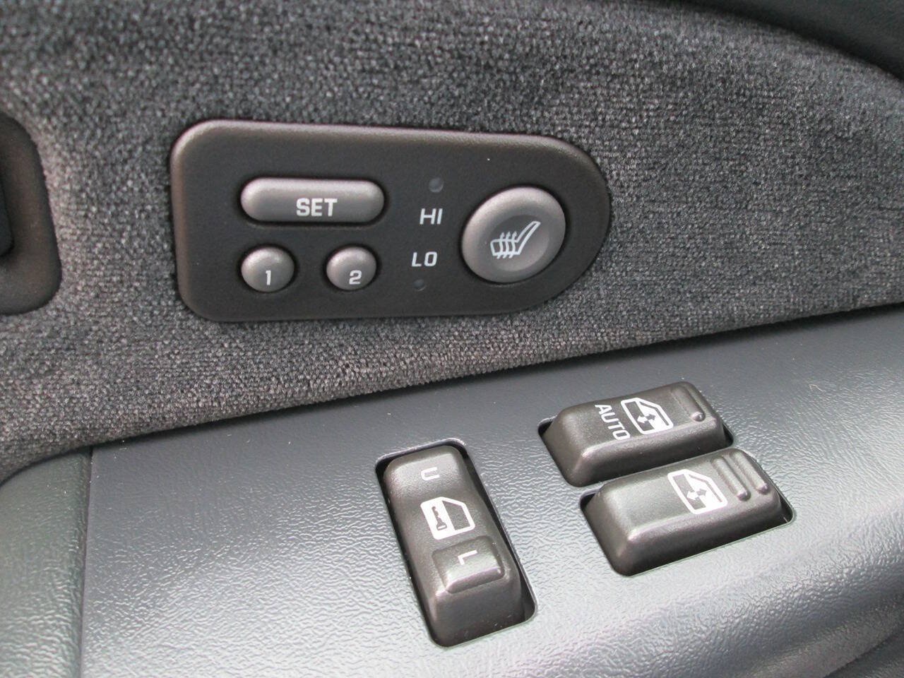 Used 2000 Chevrolet Silverado 2500 LT AWD/4WD image 27