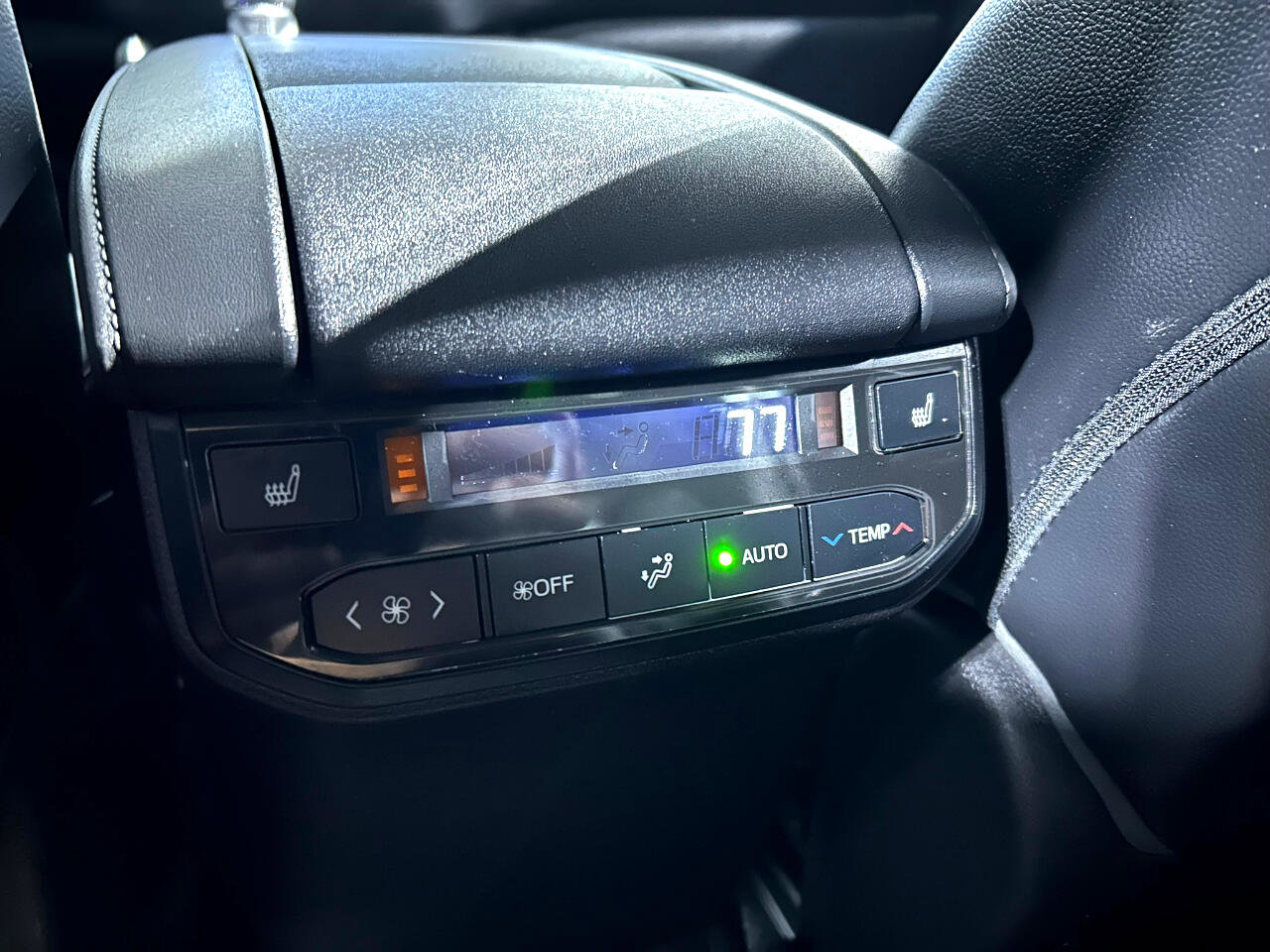 Used 2021 Toyota Highlander Platinum image 11