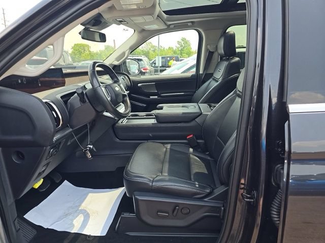 Used 2025 Ford Expedition Platinum AWD/4WD image 9