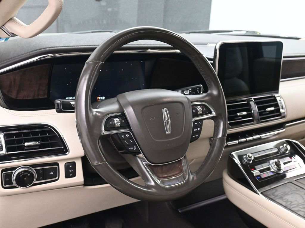 Used 2020 Lincoln Navigator Reserve w/ Cargo Convenience Package AWD/4WD image 27