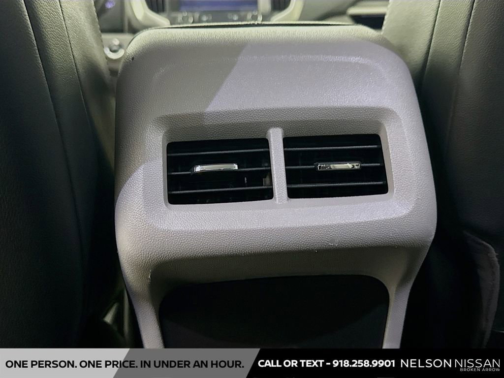 Used 2022 GMC Terrain SLT w/ LPO, Floor Liner Package image 24