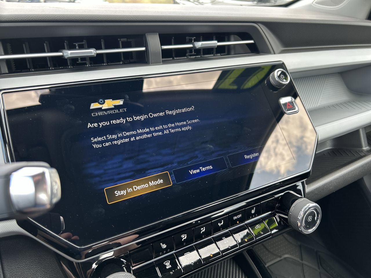 New 2027 Chevrolet Bolt LT w/ Comfort Package FWD image 26
