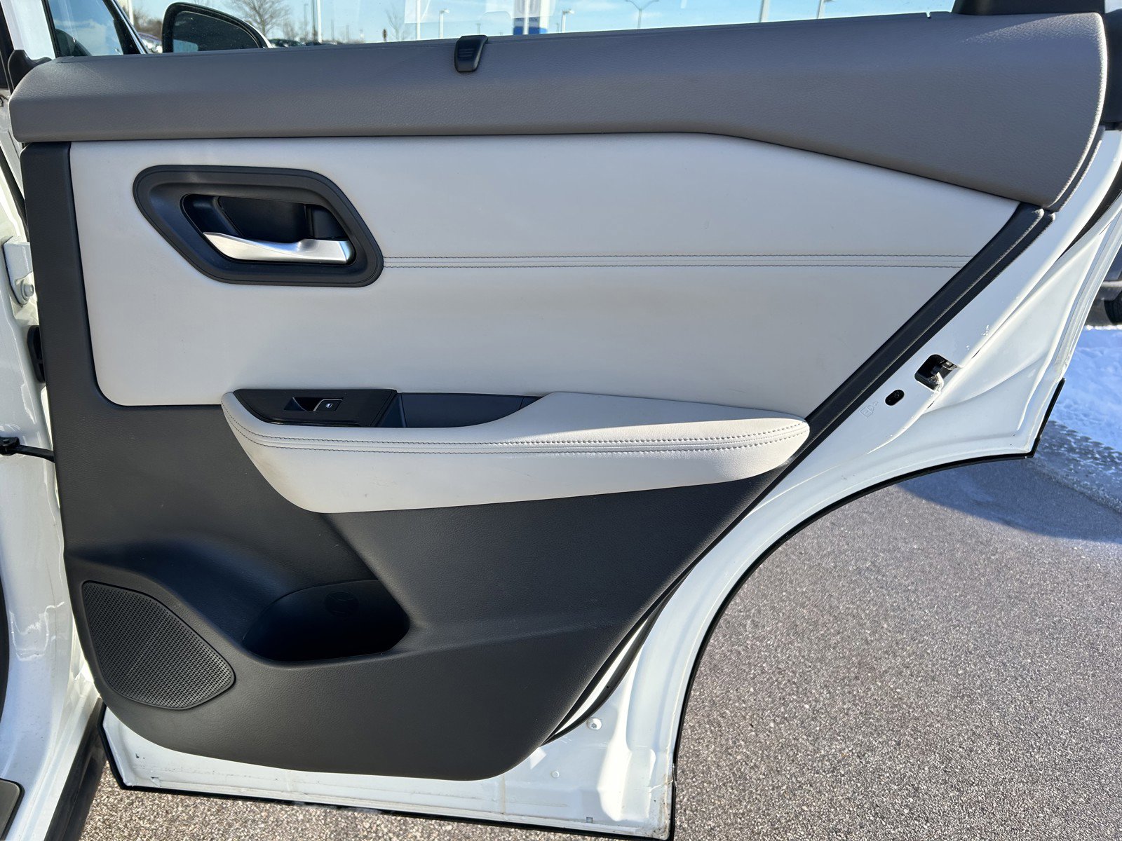 Used 2023 Nissan Rogue SL w/ SL Premium Package image 13