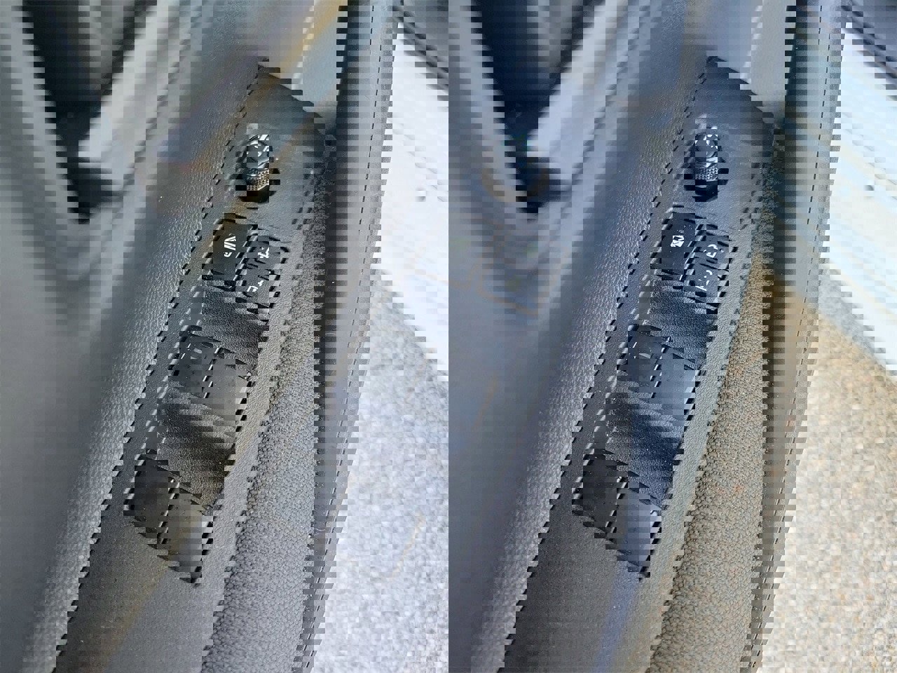 Used 2025 Toyota Corolla LE image 14