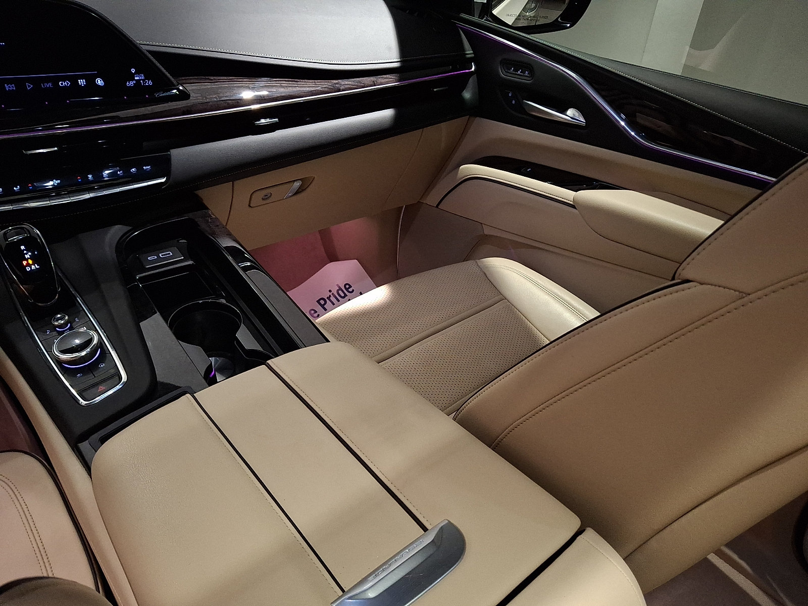 Certified 2023 Cadillac Escalade Premium Luxury AWD/4WD image 20