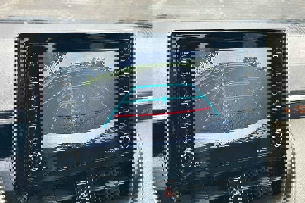 Used 2021 Toyota Corolla LE image 15