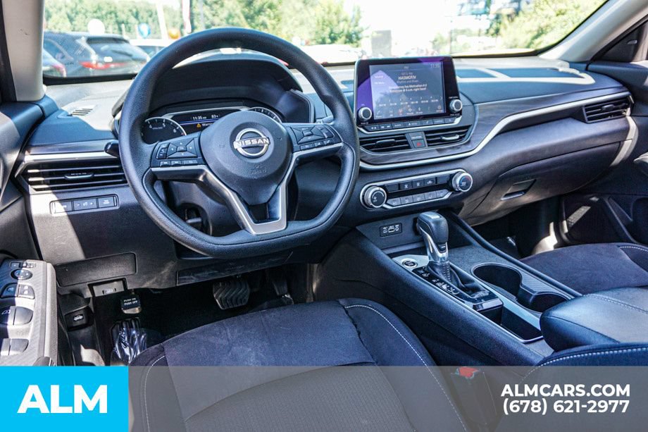 Used 2025 Nissan Altima 2.5 SV FWD image 26
