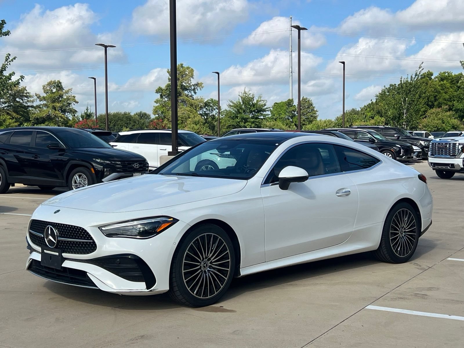 Used 2025 Mercedes-Benz CLE 300 4MATIC Coupe w/ AMG Line image 5