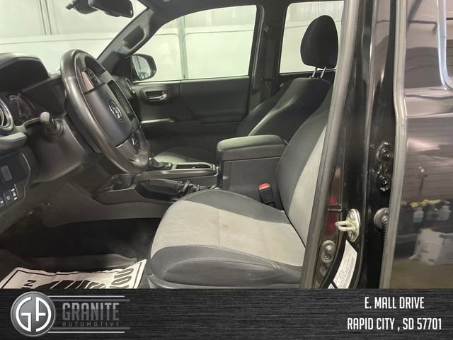 Used 2020 Toyota Tacoma TRD Sport w/ Technology Package image 6