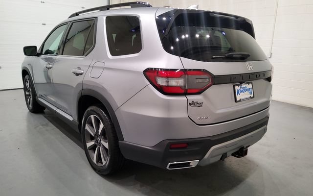 Used 2023 Honda Pilot Elite image 6