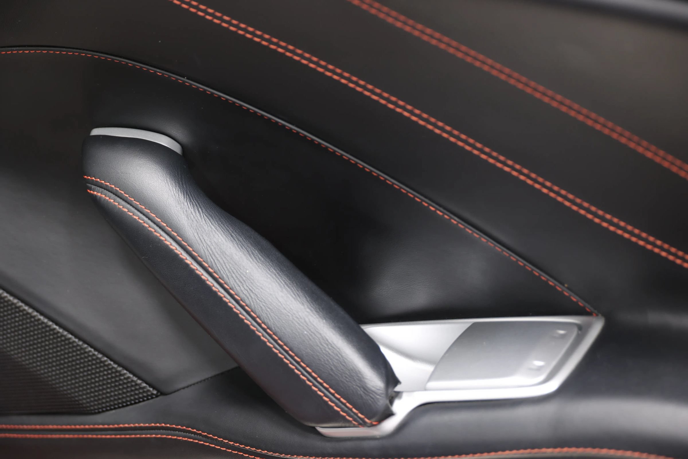Used 2017 Ferrari California T RWD image 65