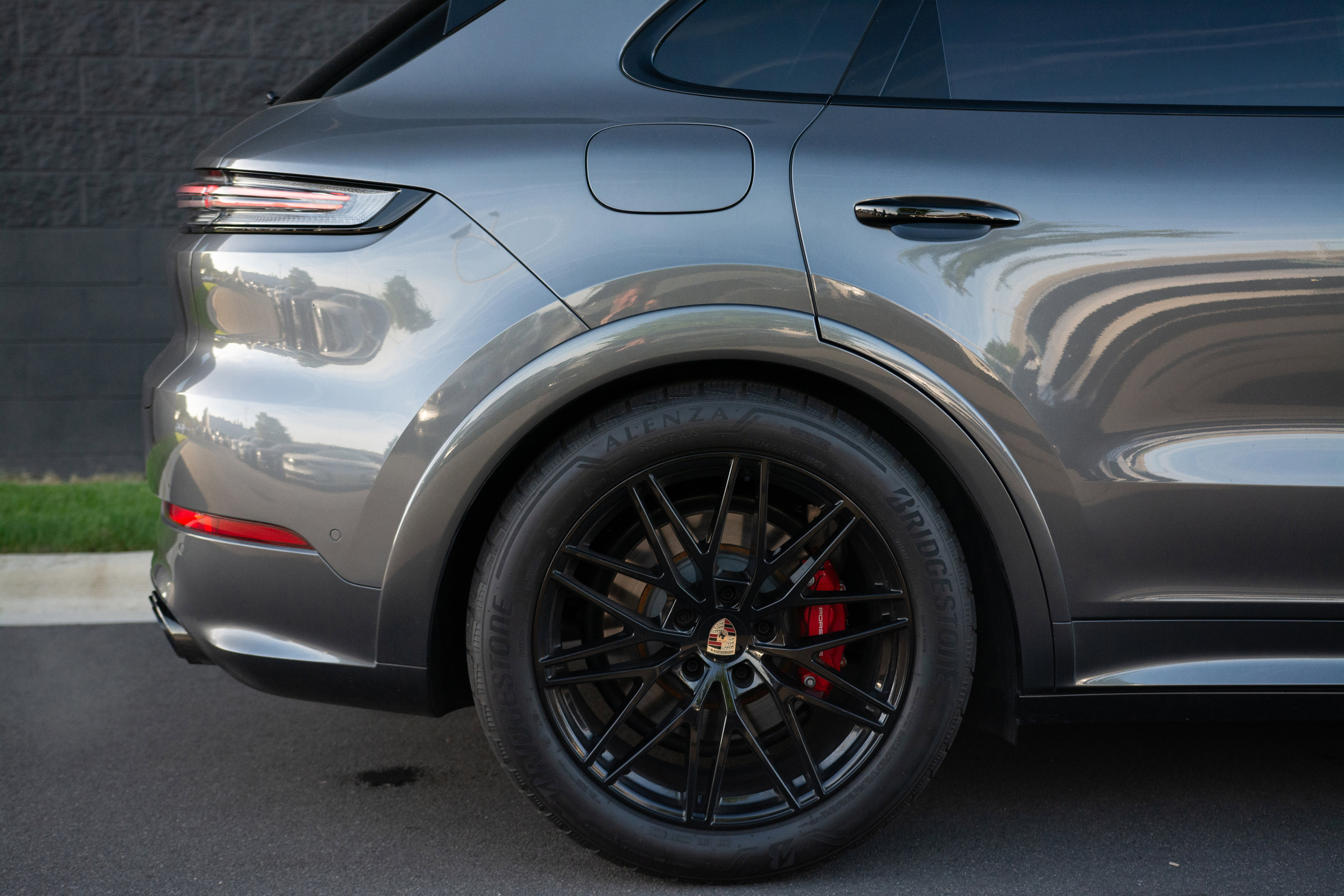 Certified 2025 Porsche Cayenne GTS image 41