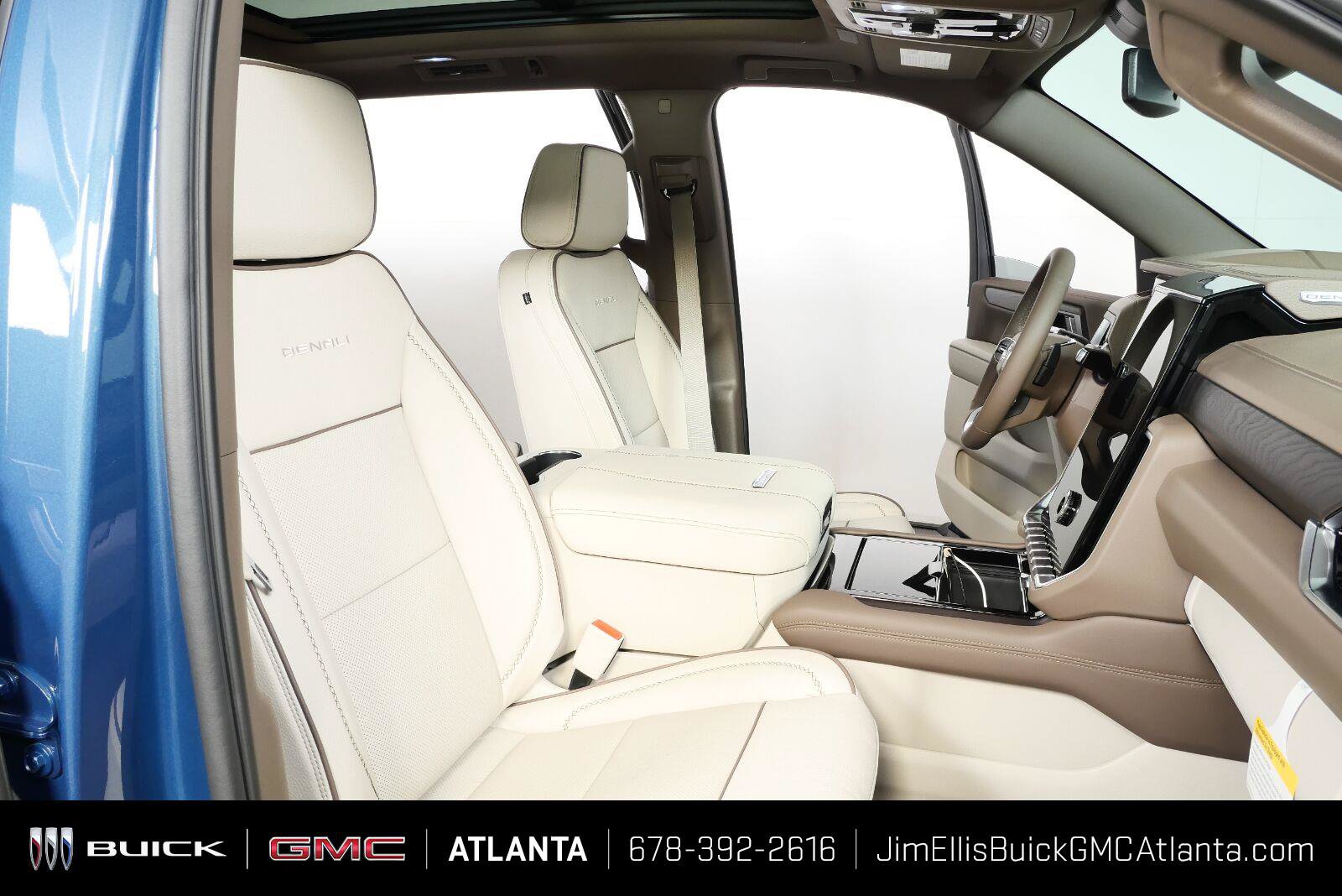 New 2026 GMC Yukon Denali w/ Sun & Power Step Package AWD/4WD image 21