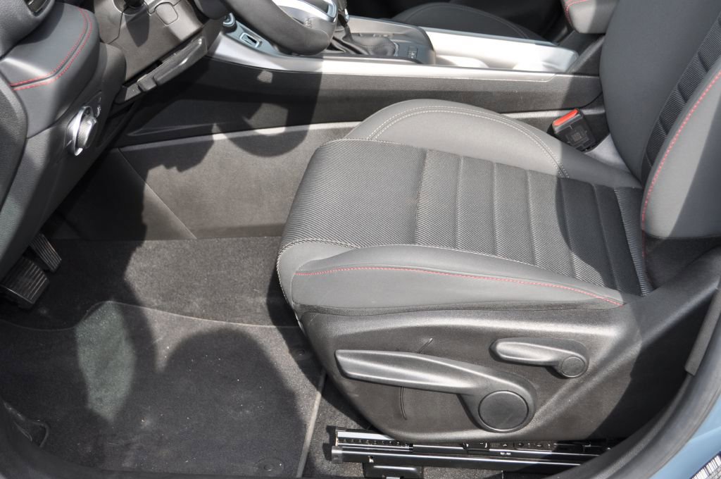 Used 2024 Dodge Hornet GT image 7