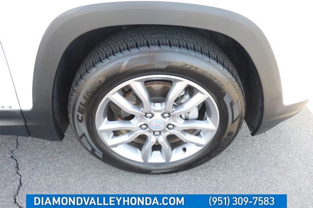 Used 2023 GMC Terrain SLT image 28