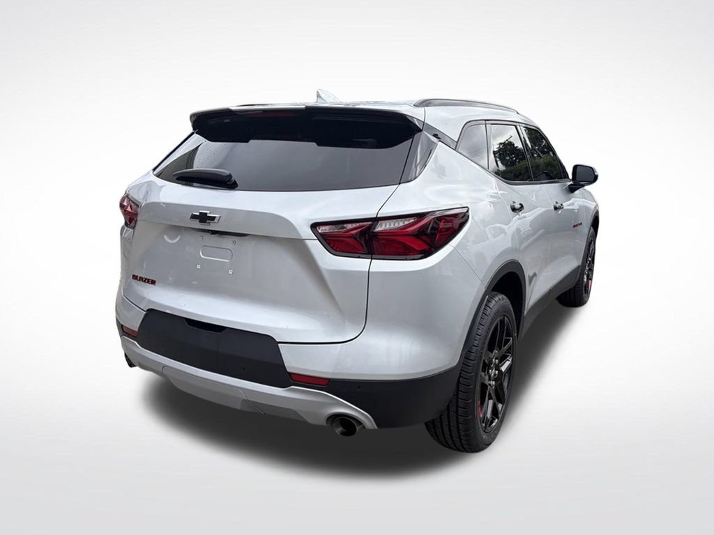 Used 2022 Chevrolet Blazer LT w/ Redline Edition FWD image 6
