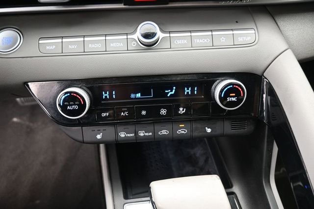 Used 2023 Hyundai Elantra SEL w/ Convenience Package FWD image 9