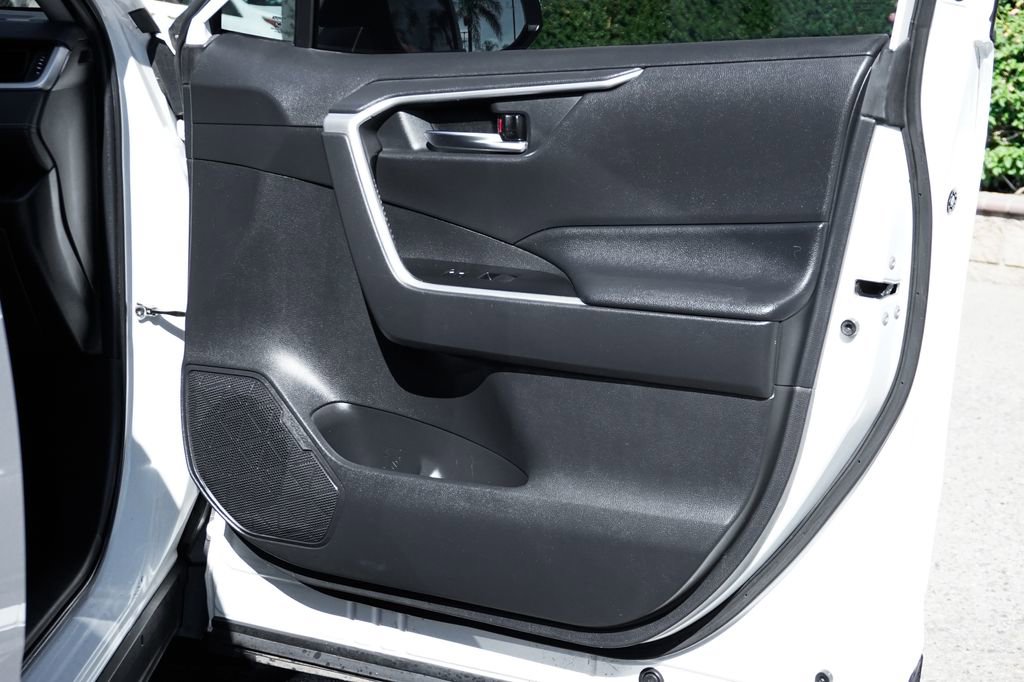 Used 2019 Toyota RAV4 XLE w/ Convenience Package image 37