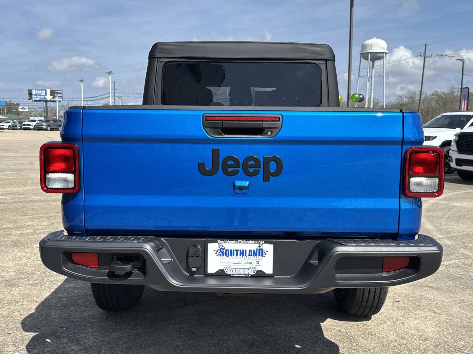New 2026 Jeep Gladiator Sport AWD/4WD image 5