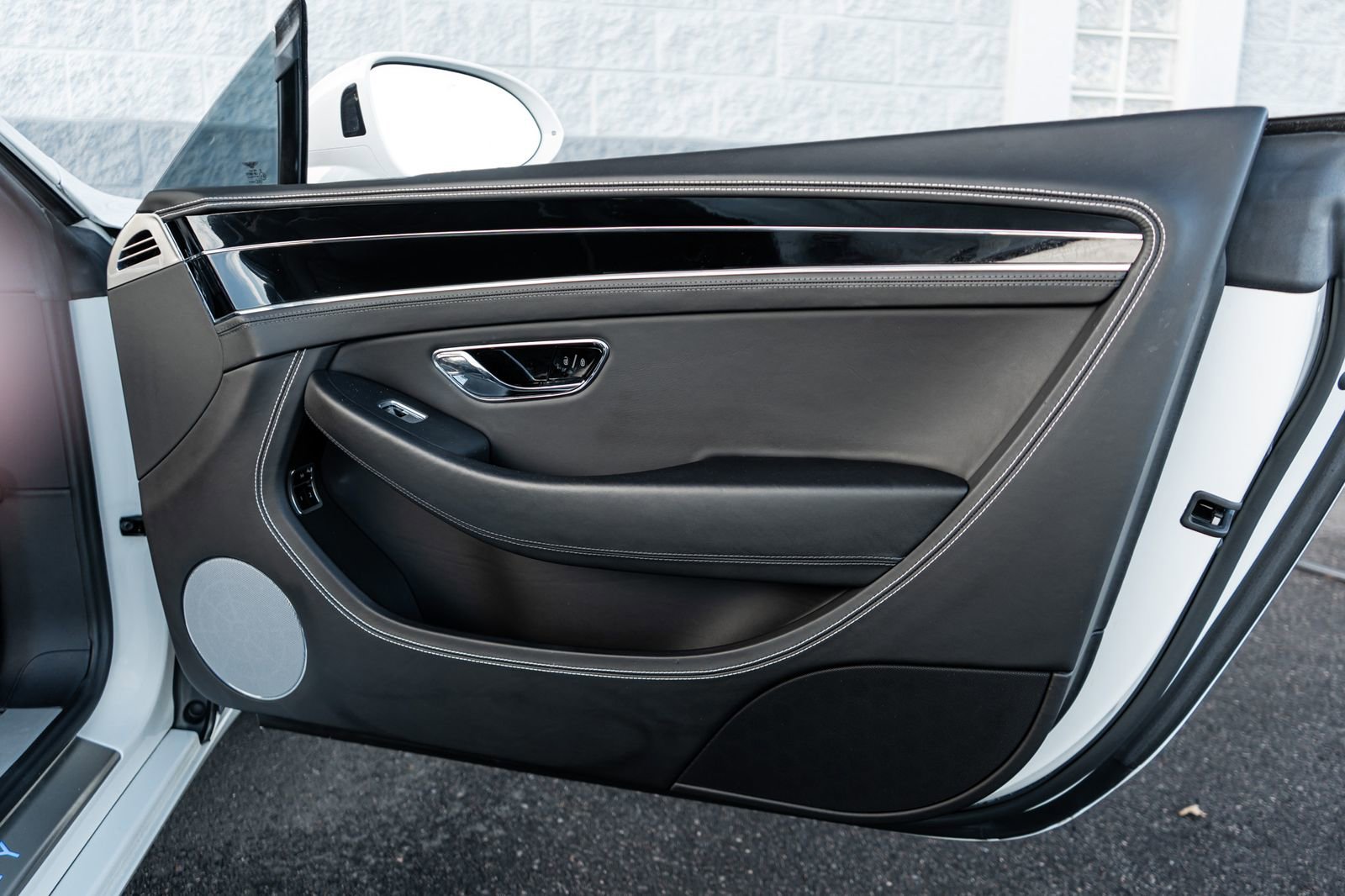 Used 2022 Bentley Continental GT image 34