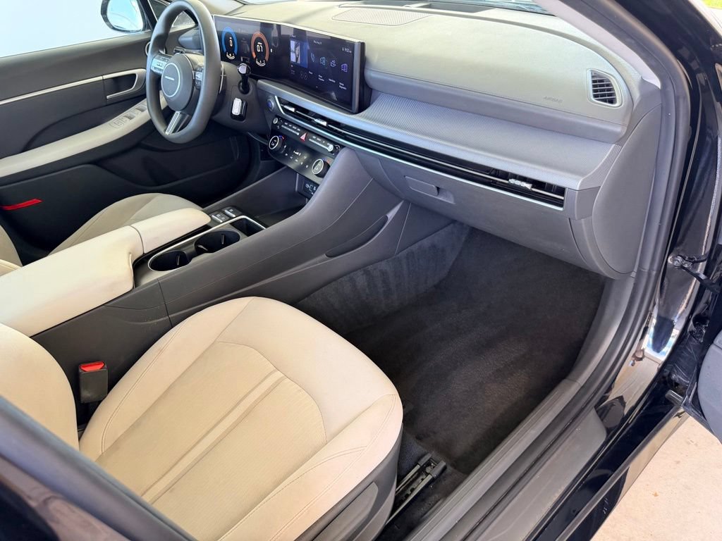 Used 2025 Hyundai Sonata SEL FWD image 36