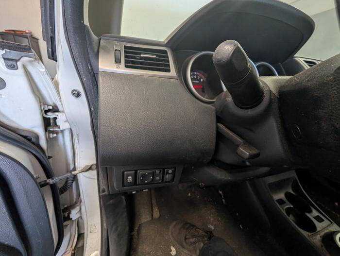 Used 2012 Nissan Versa 1.8 S w/ Plus Pkg FWD image 33
