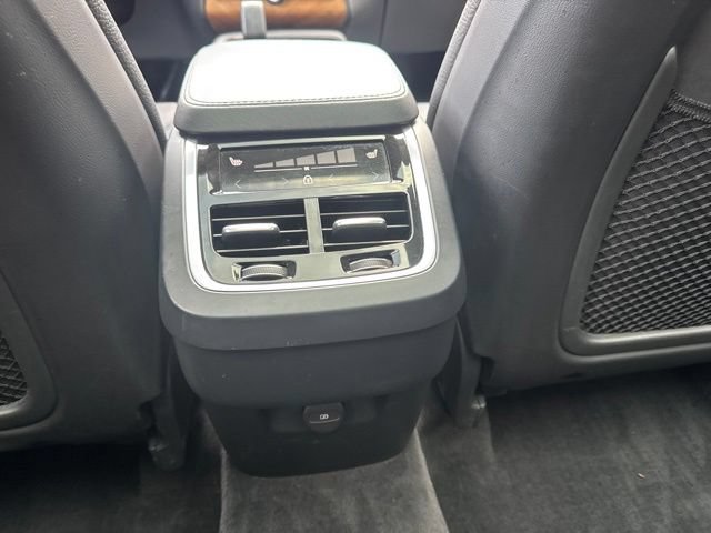 Certified 2023 Volvo XC90 B5 Plus w/ Protection Package Premier AWD/4WD image 17