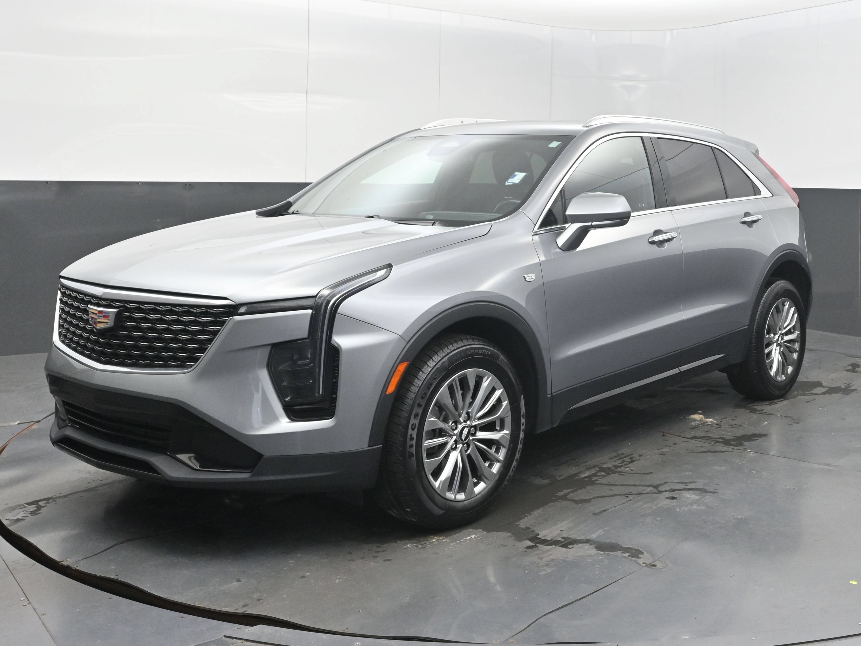Used 2024 Cadillac XT4 Premium Luxury FWD image 4