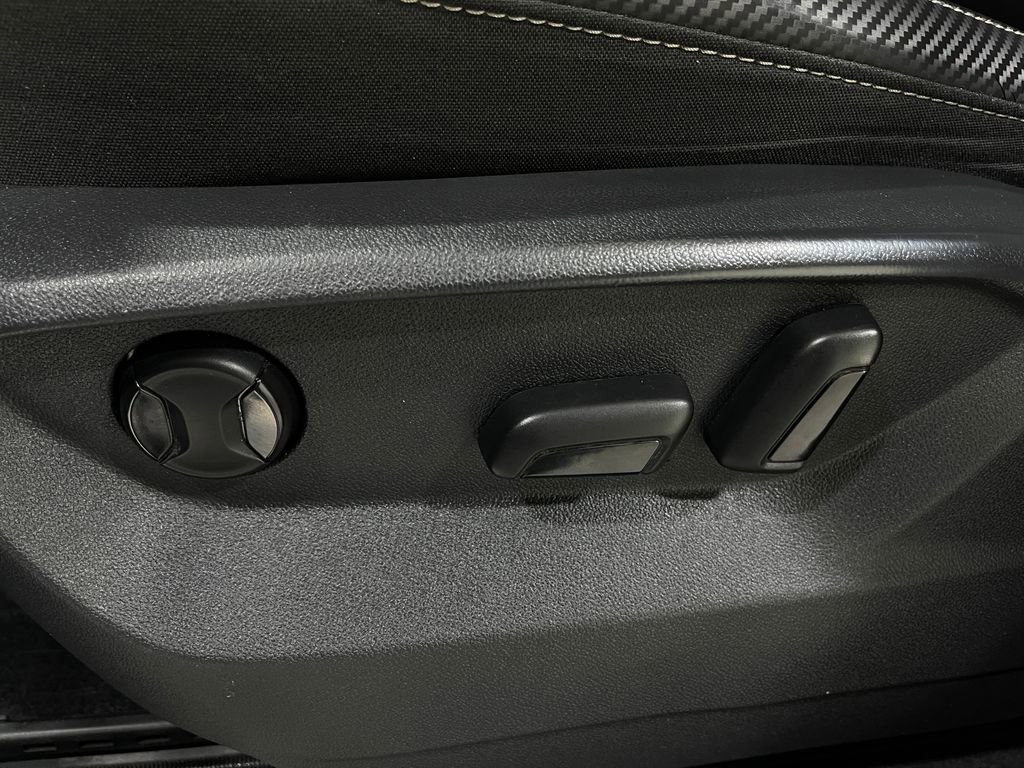 Used 2021 Volkswagen Atlas Cross Sport SE w/ Panoramic Sunroof Package image 17