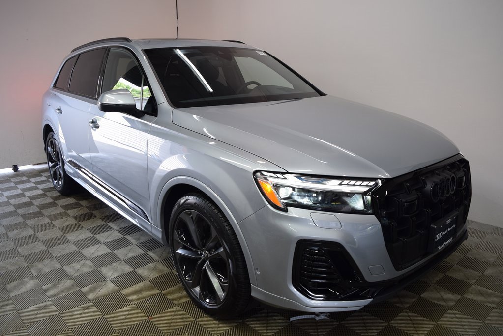 New 2025 Audi Q7 3.0T Prestige