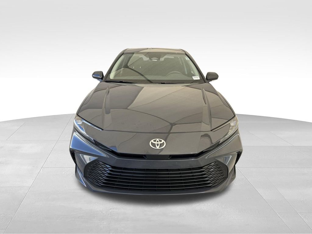 Used 2025 Toyota Camry LE w/ Convenience Package FWD image 8