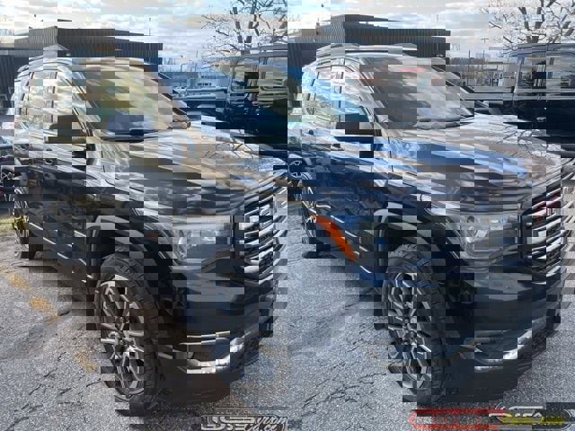 Used 2017 GMC Acadia SLT image 2