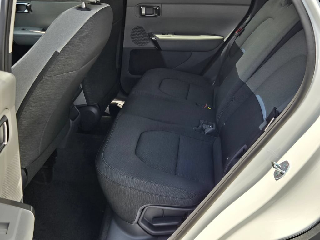New 2027 Kia Seltos LX FWD image 7